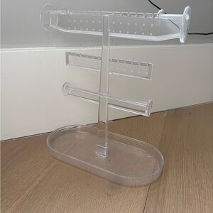 Selling an acrylic jewellery stand!!!